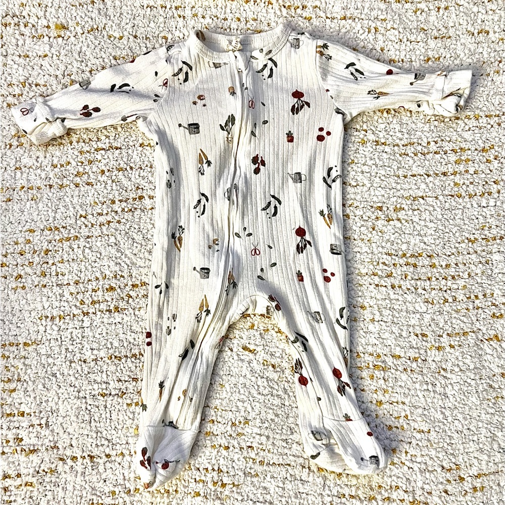 Unisex Montessori veggie footie